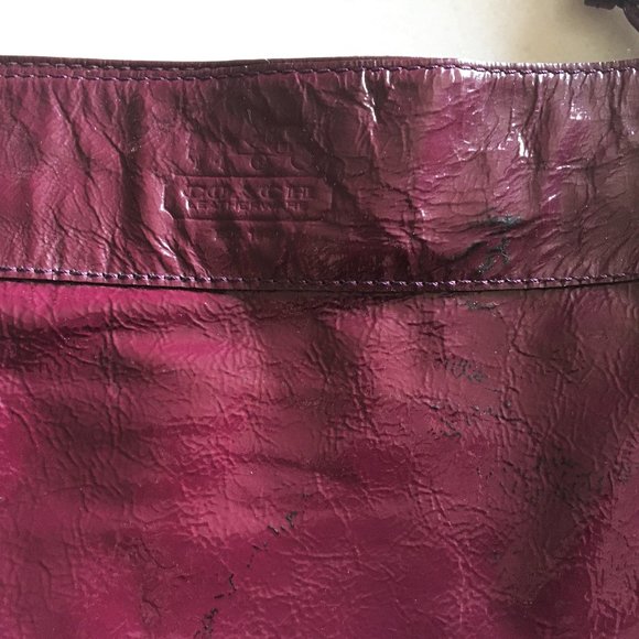 Authentic Coach patent leather plum / purple purse, shoulder bag, side buckles - Picture 2 of 13